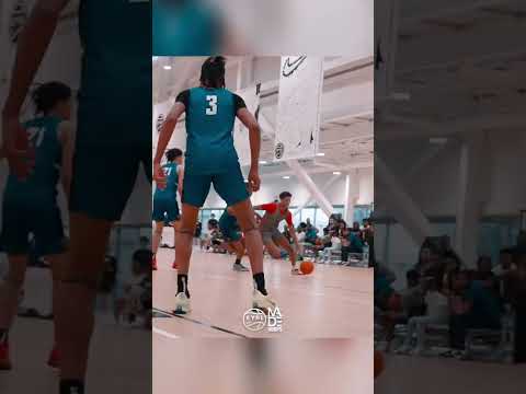 Kiyan’s fadeaway looks familiar 👀 #carmeloanthony  #kiyananthony #carmelo  #melo  #eybl  #fyp