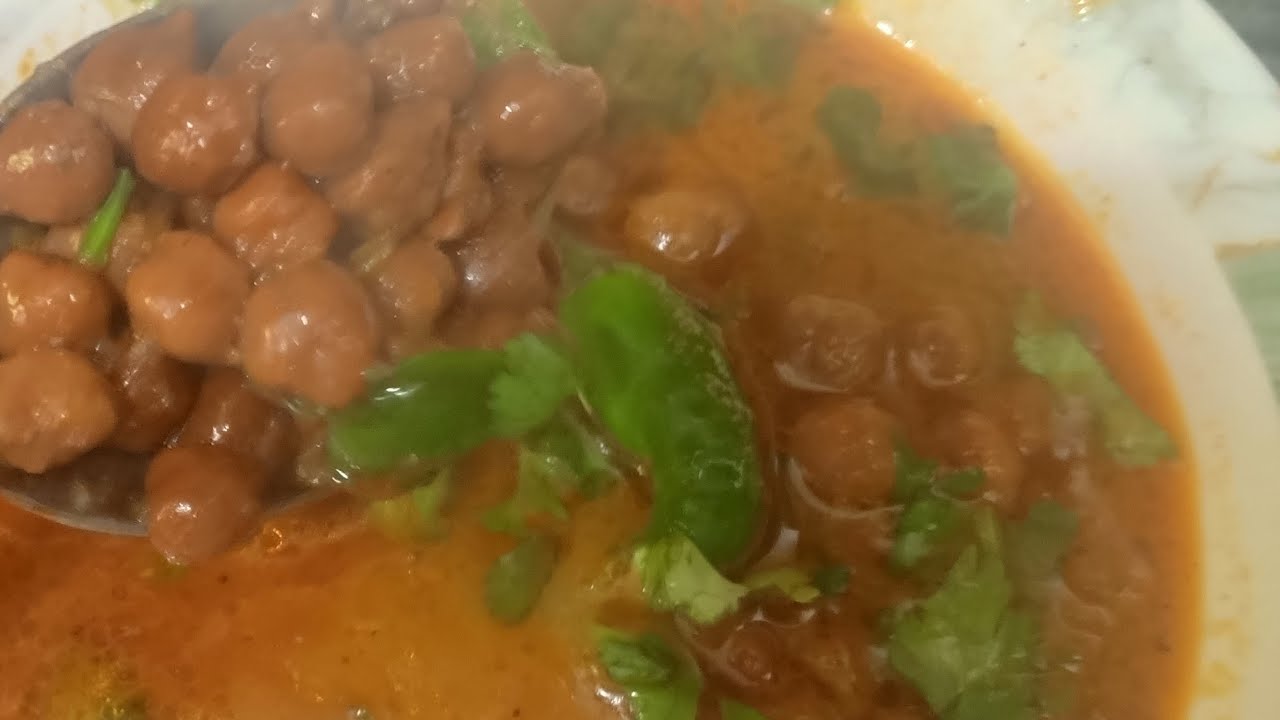 Kale chane# Pakistani recipe#desi cooking chatpat #banana aasan.    کالے چنے