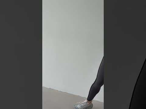 Жіночий комбінезон для спорту з виворотніми швами темно-сірого кольору, відео 2