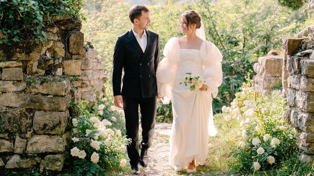 Венчание в храме XII века под открытым небом🕊