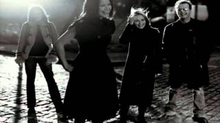 Runaway - The Corrs - Live in Zenith, Paris