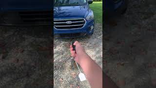 2019 FORD ESCAPE SE Startup engine and full tour part 1
