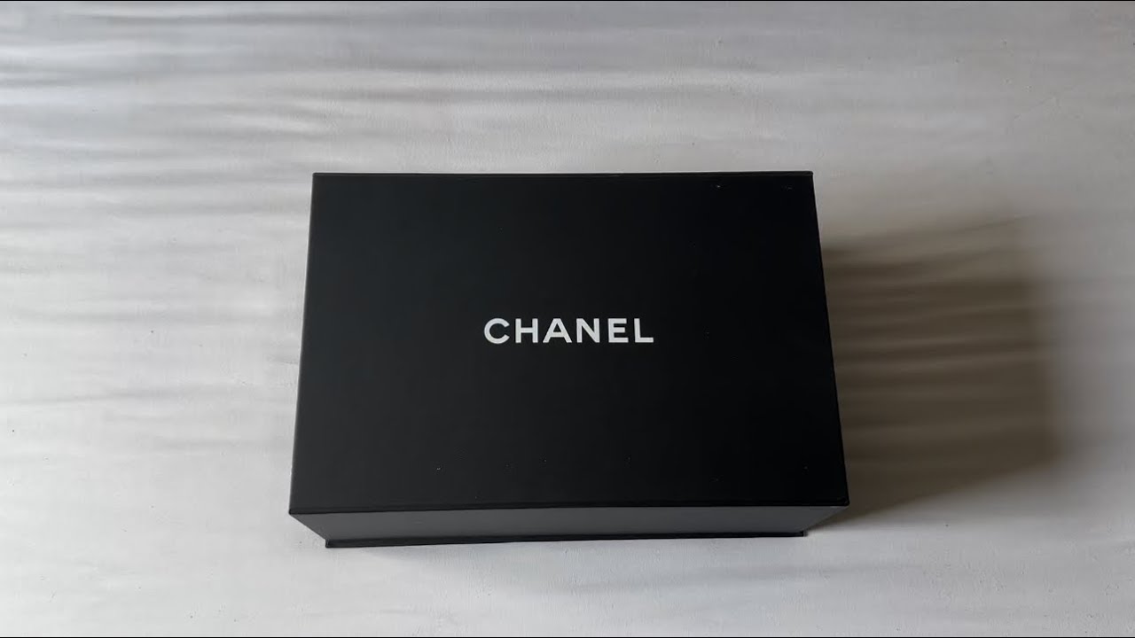 Unboxing CHANEL 19 YouTube