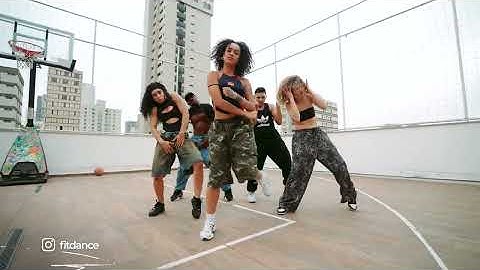 GET UP BITCH! shake ya ass (part. Anitta) - Victoria de Angelis | FitDance (Coreografia)