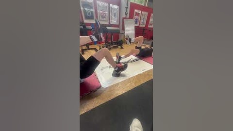 Eccentric hamstring flowing curl - prevention exercise