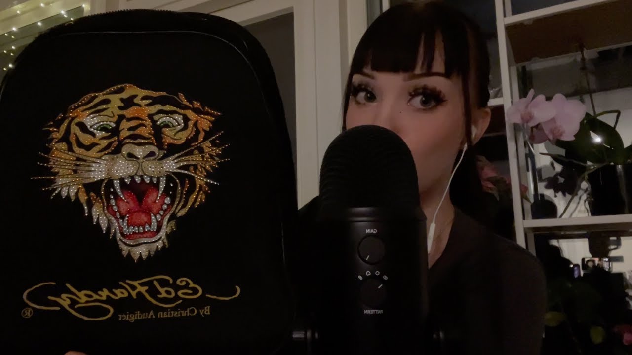 ASMR SUOMI esittelen mun kaikki laukut!:p