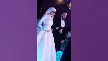 دخول عريسان الى قاعة كريستال بدكرنس 