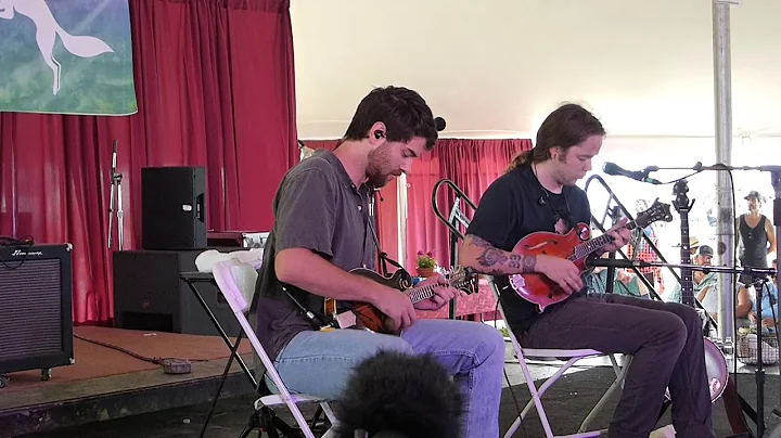 Billy Strings & Jarrod Walker "Soliders Joy"