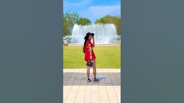 Cute poses with handbags. #howtopose #posesideas #poses #posing #posingsouls #posingtips #shorts