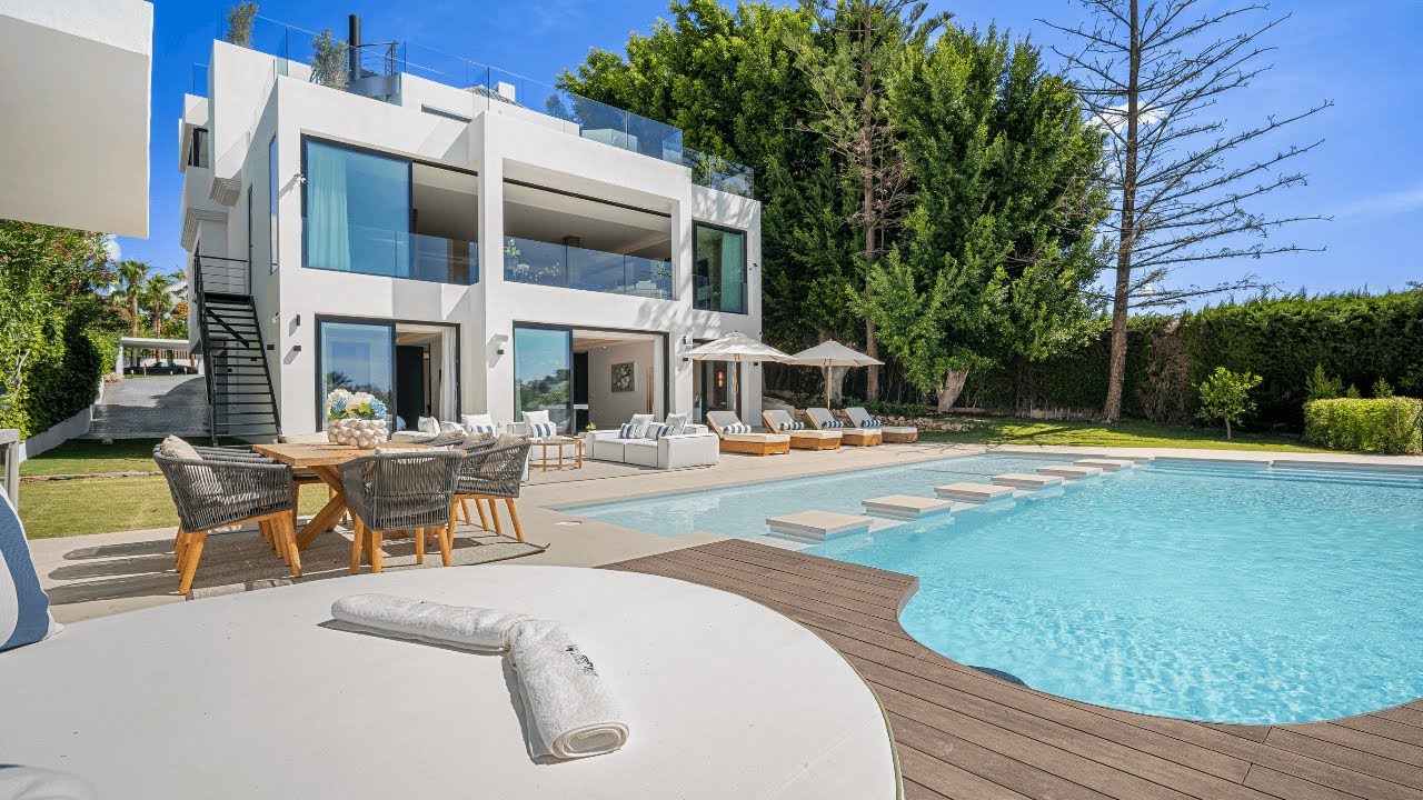 6 850 000 € НУЭВА АНДАЛУСИЯ Марбелья 6 мест DV2165