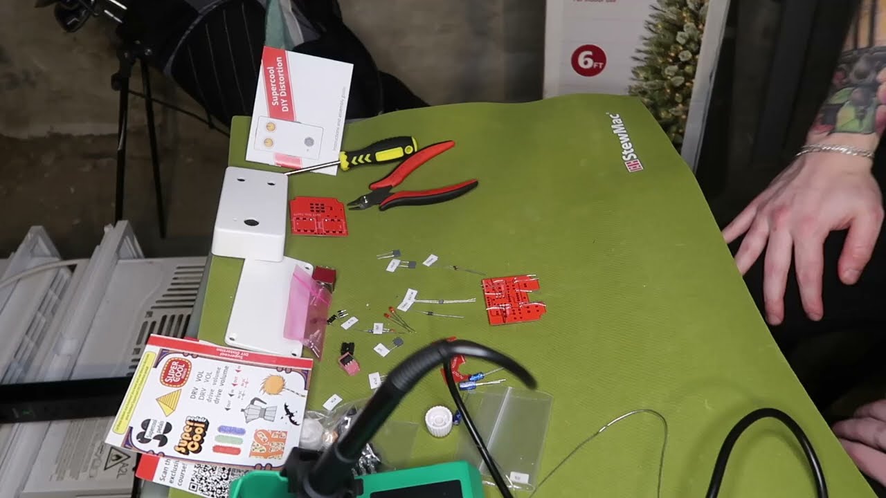 Build Your Next Favorite Pedal! ‪@supercoolpedals‬ DIY Distortion