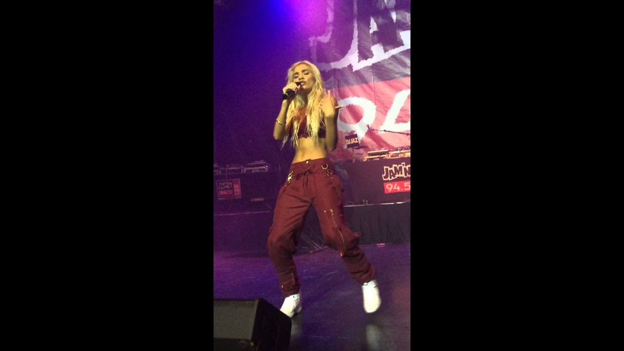 Pia Mia Do It Again LIVE