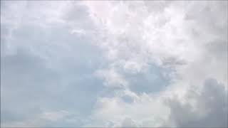GRATIS BACKGROUND VIDEO HD - PEMANDANGAN AWAN BERJALAN