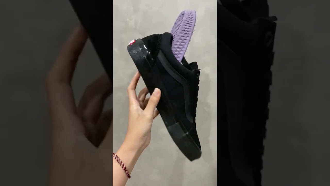 VANS OLD SKOOL PRO SKATEBOARDING BLACK BLACK  - Rp 750.000 - Berminat  ? PIC :  bit.ly/erhoescasual