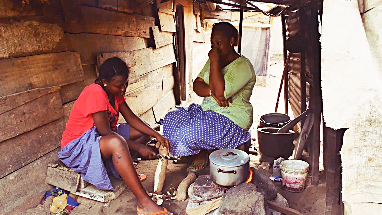⁣Her Life Changed After She Met A Rich Man While Cooking With Her Mother Outside Her House/African