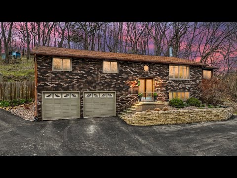 2836 Shiras Ave, Dubuque, IA home video tour