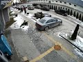 Видео из Львова с помощью газового баллончика и желания жить устроил шакалам теплую встречу 
