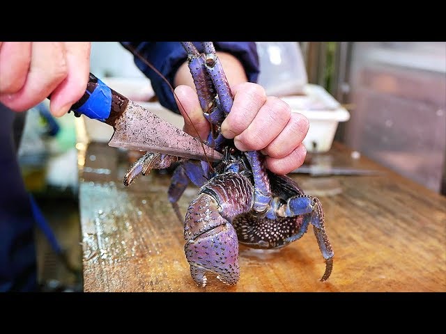 Japanese Street Food - COCONUT CRAB Crab Curry Seafood Okinawa Japan