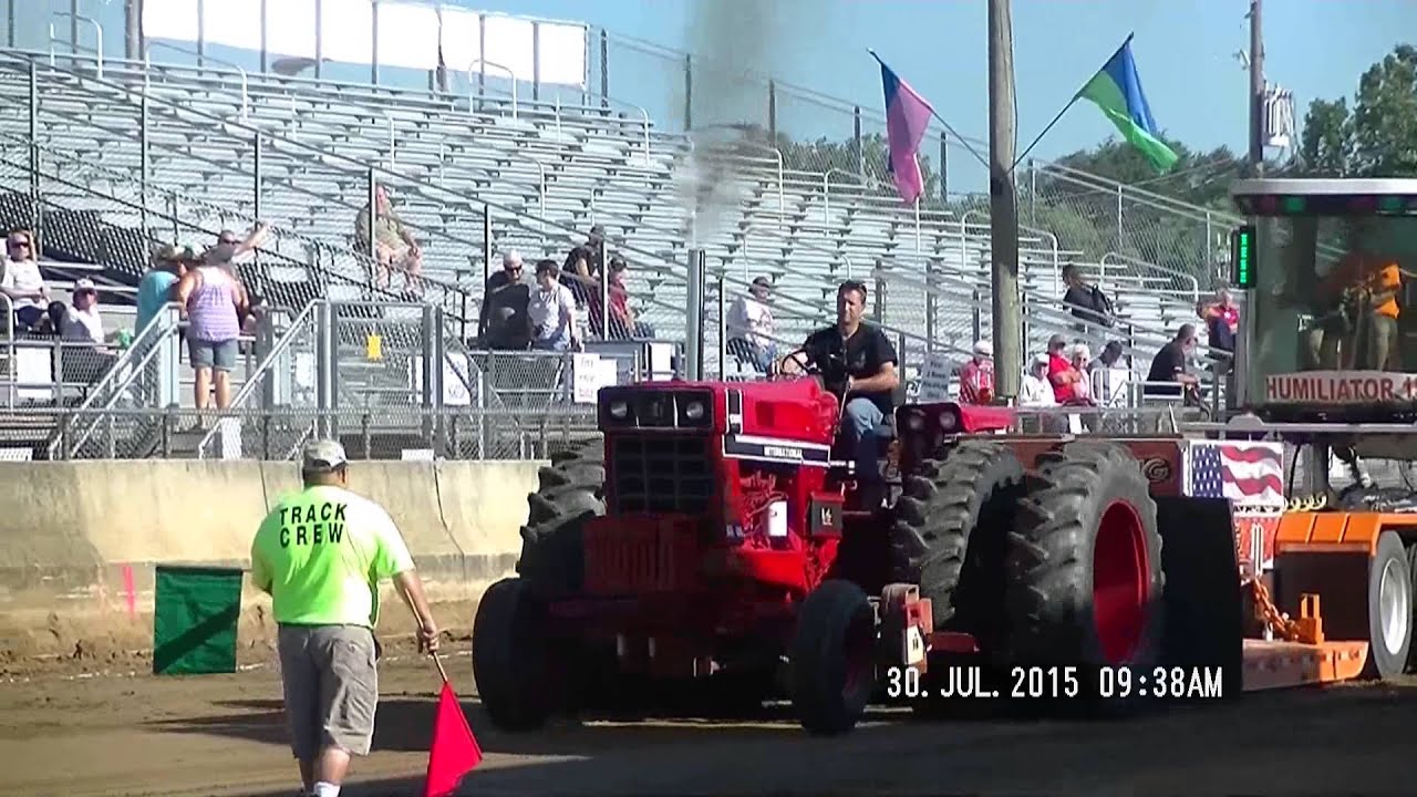 18,000lb FARM STOCK TRACTORS AT 2015 ELKHART COUNTY, INDIANA FAIR PULL