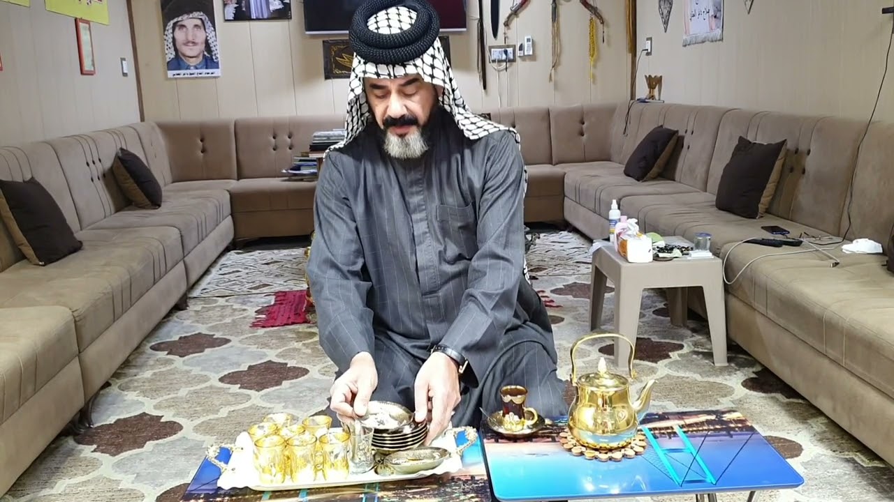 طريقة صب وتوزيع الشاي للضيوف