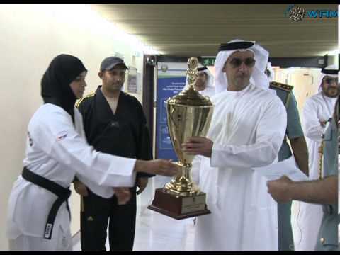 سيف بن زايد يلتقي فريق شرطة أبوظبي النسائي للتايكواندو الفائز ببطولة رئيس الدولة
