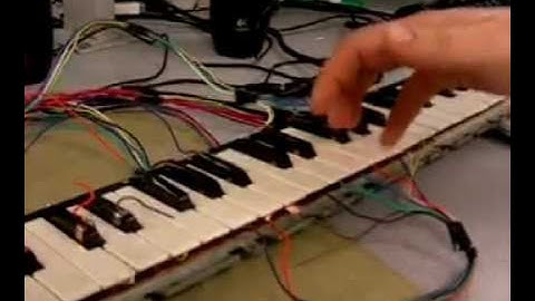 Keyboard synthesizer on FPGA