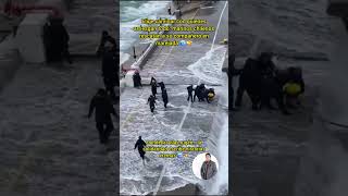 Elige caminar con quienes arriesgan todo: marinos chilenos rescatan a su compañero en marejada 🌊🤝