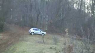 hyundai tucson up on mud