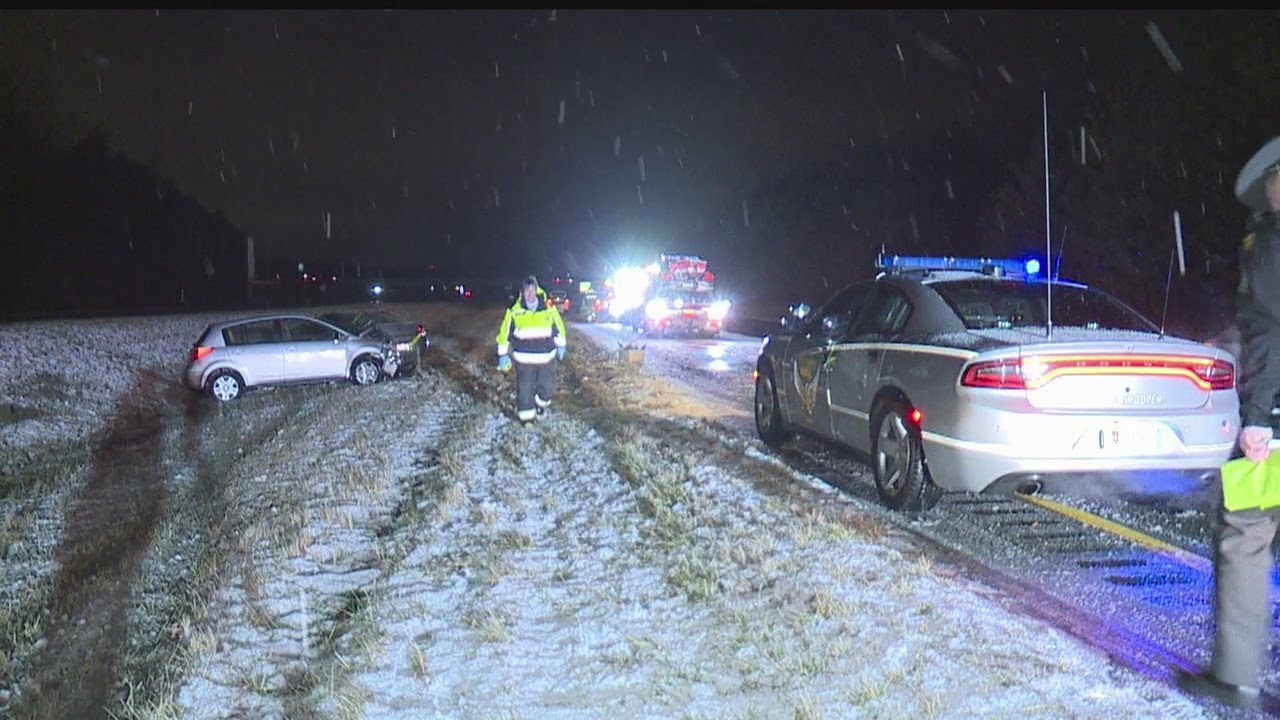 Ohio State Trooper cruiser struck in Liberty Twp. - YouTube