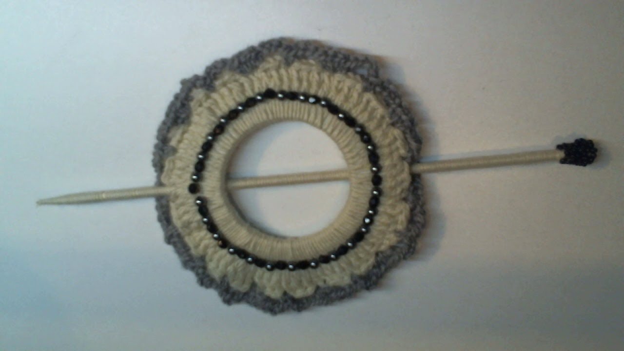 UNCINETTO TUTORIAL: COME FARE UNA SPILLA O SPILLONE FERMA SCIARPE