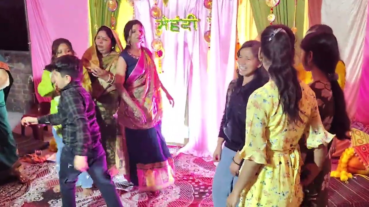 Hero Hande Pe | Starring Haldi & Mehndi of Roli Di 