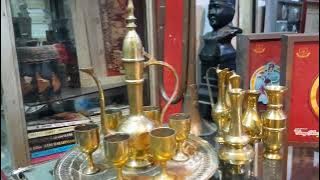 Barang antik tea pot dan gelas kuno pas bunga bahan kuningan antik. dijual atau mau sewa boleh