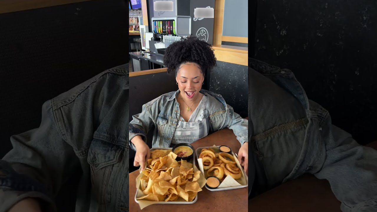 Chips + hatch = my FAV! 😍 Grab Bottomless Apps for $9.99 at @buffalowildwings! #bwwpartner