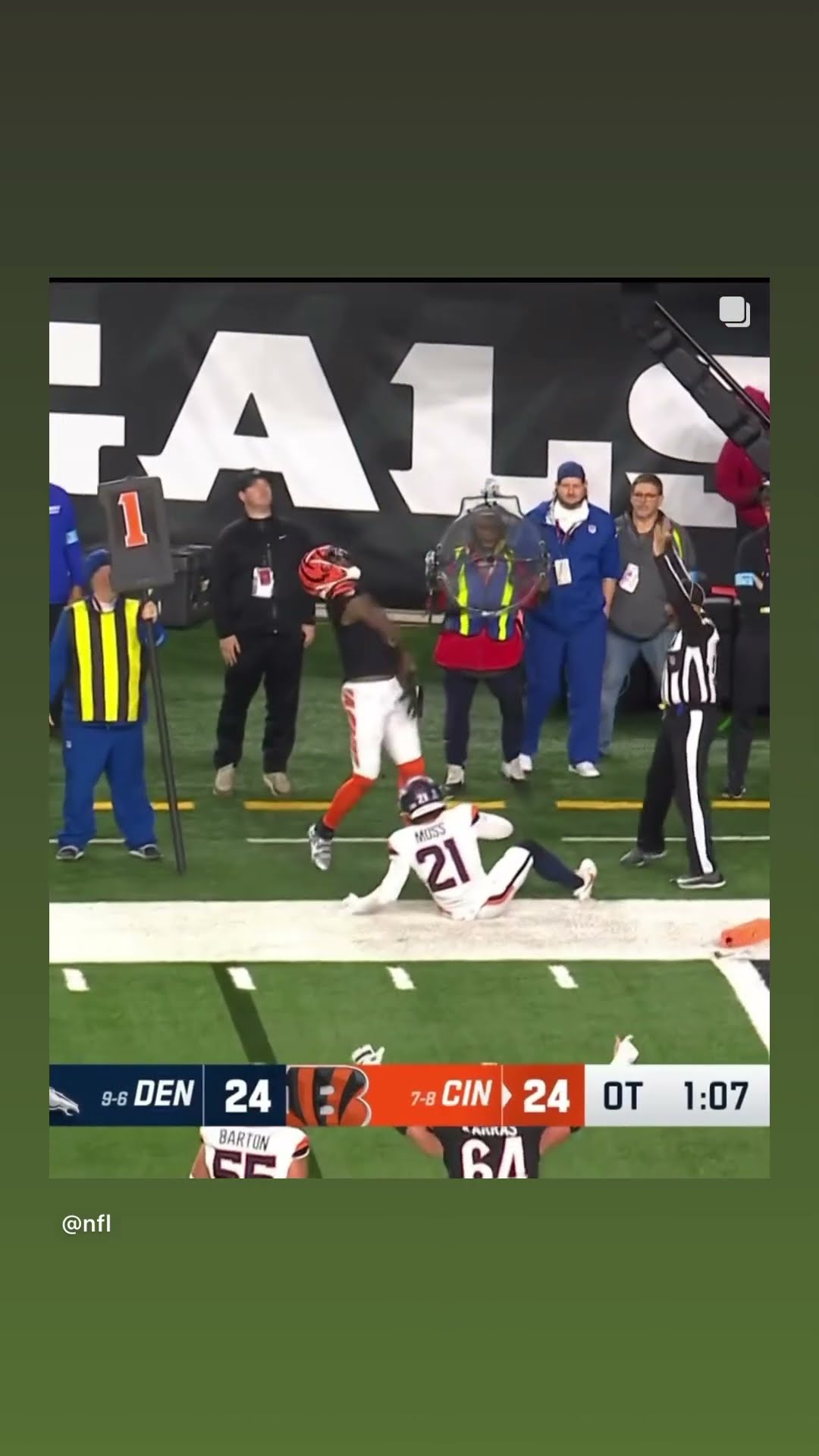 Bengals win #hoodnews #bengals #broncos #joeburrow #teehiggins #touchdown #omg #how #wow #overtime