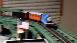 Video voorbeeld van "Hear the engines coming Lionel Thomas and Friends music video"