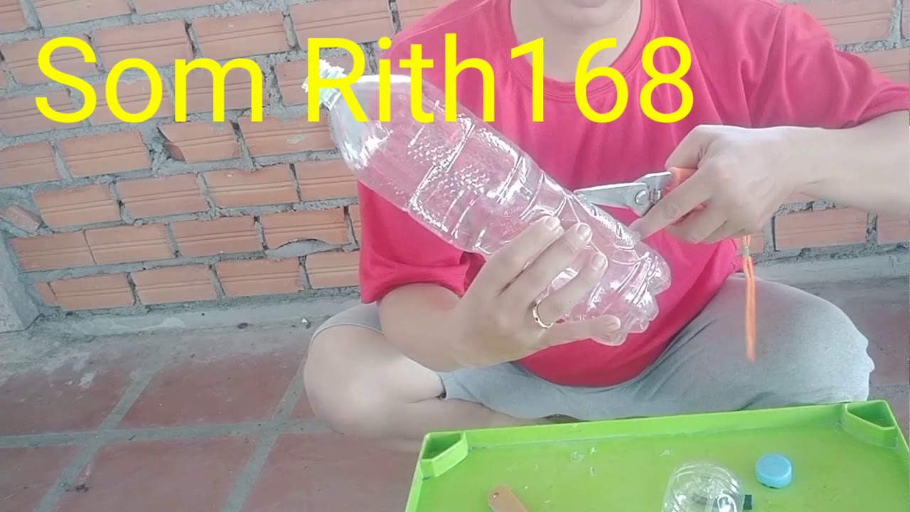 You can catch flies with only three water bottles YouTube