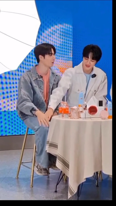 your hand ๐คช๐ฅด๐ #nunewzee #zeepruk #nunew #zee #zeenunew #nunew_cwr