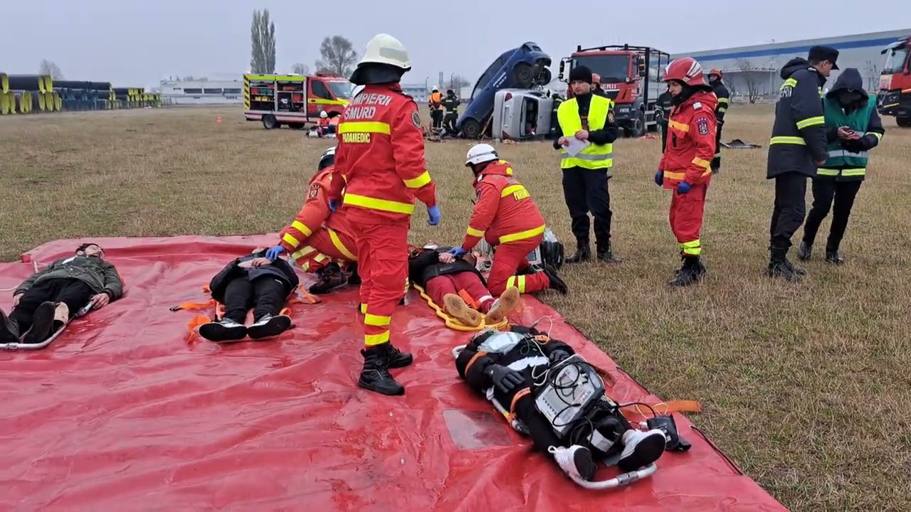 VIDEO. Exercițiu ISU Neamț. Plan roșu de intervenție activat pentru un accident cu victime multiple