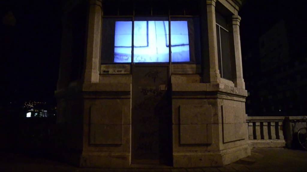 Intervención artística en el Puente de Deusto