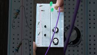 Making a oscillator (Astable multivibrator)