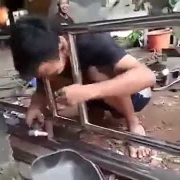Tukang las lucu