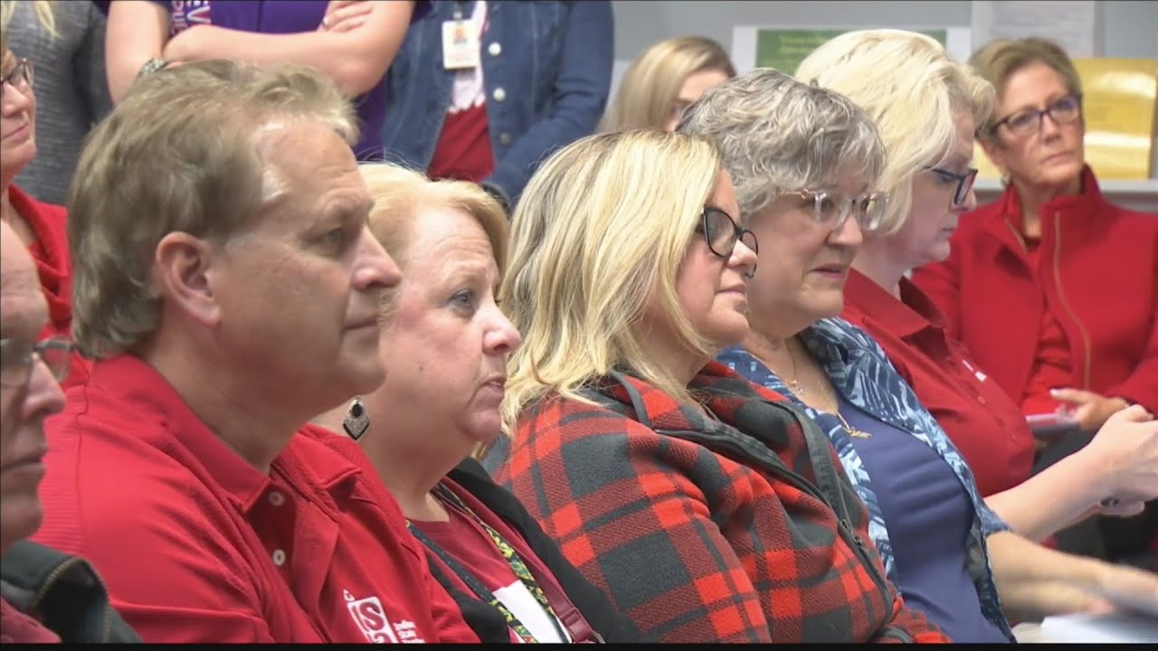 Teachers ask for increase in pay, state funding at EVSC school board
