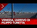 LIVE Venezia, l'arrivo di Filippo Turetta all'aeroporto Marco Polo: diretta video image