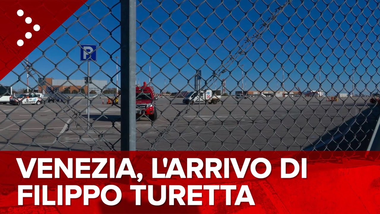 LIVE Venezia, l'arrivo di Filippo Turetta all'aeroporto Marco Polo: diretta video