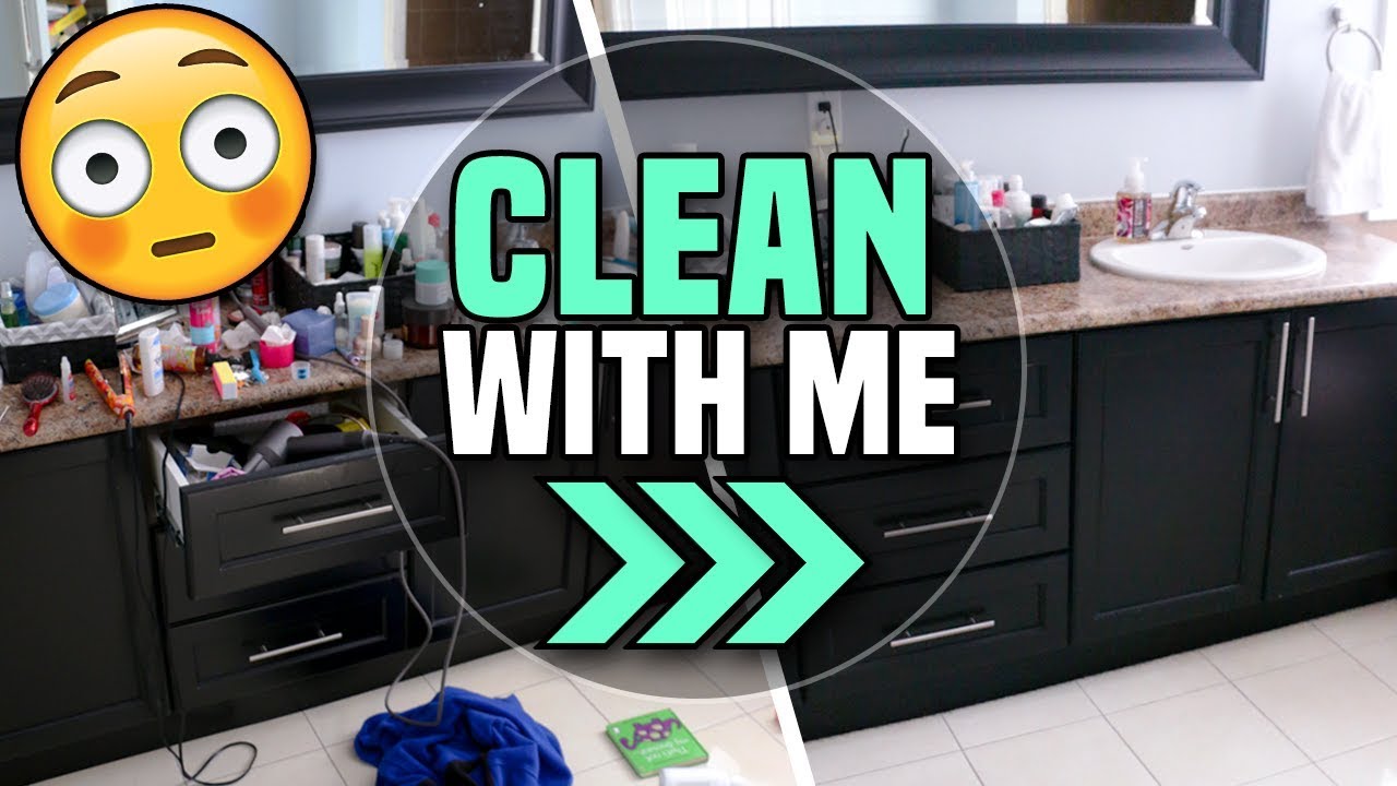 CLEAN WITH ME 2018: Speed Clean my Bathroom!