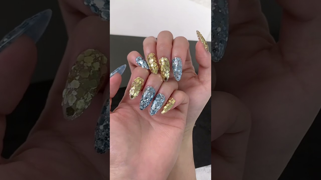 Glittering Nails✨✨