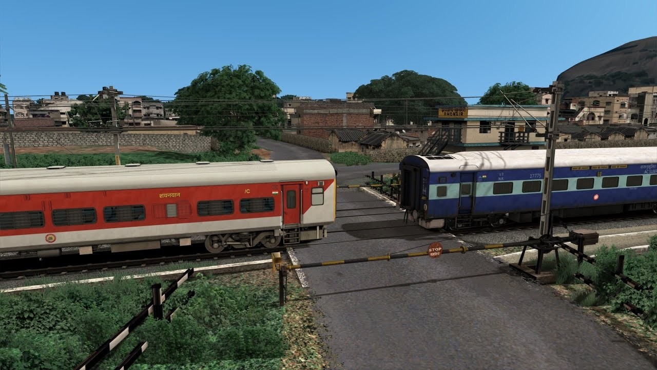 AC SLR  THREE TIER COACHESR COUPLING LHB SLEEPER COACHES WITH OLD WDP4