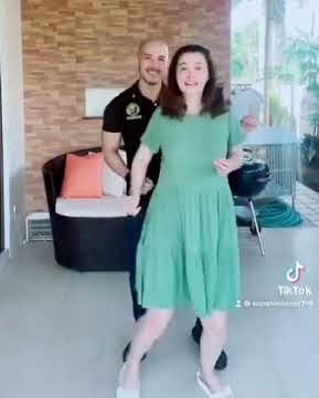 Sunshine Cruz and boyfriend TIKTOK dance