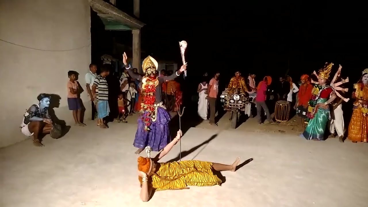 কালীর নাচ দেখুন .......