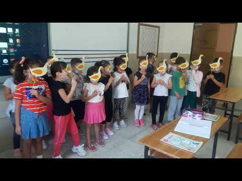 Kuyuluk İlkokulu 1-A Sınıfı  Kümesteki Dostlarımız Şarkısı söylediğimiz bölüm (Kazlar).